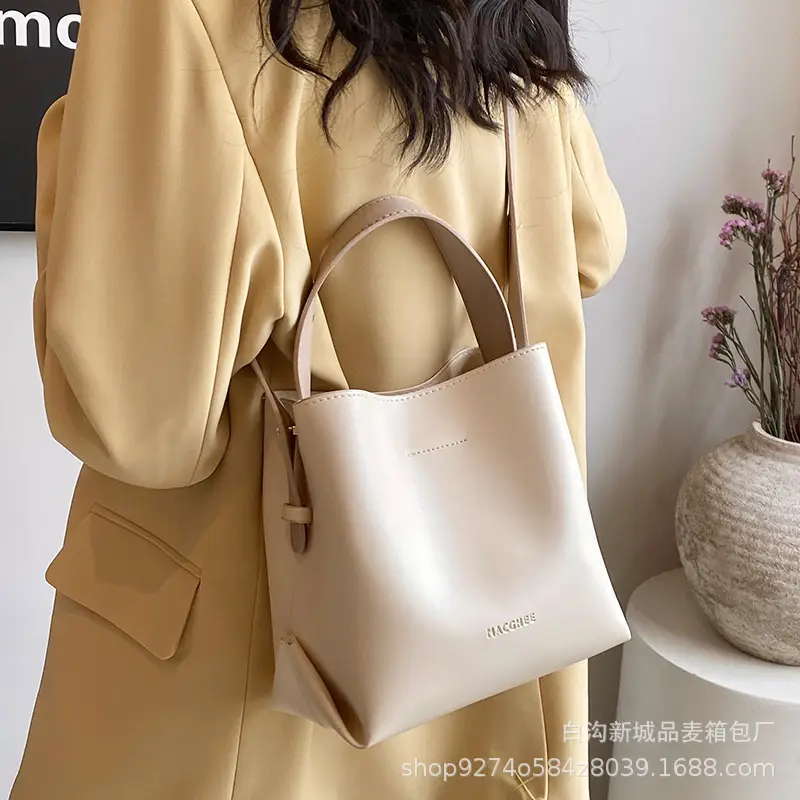 Black French Niche Shoulder Bag for Women 2026 - Image 8