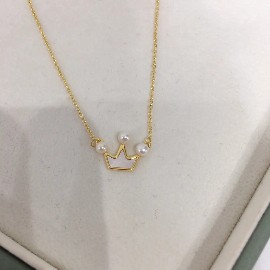 Natural Freshwater Pearl Pendant with Multi-Bead Crown Necklace - Image 4