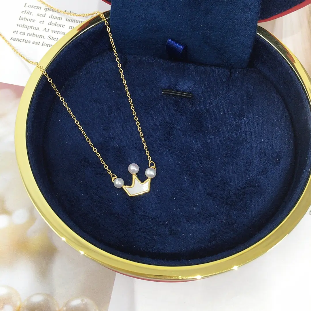 Natural Freshwater Pearl Pendant with Multi-Bead Crown Necklace — feature 2