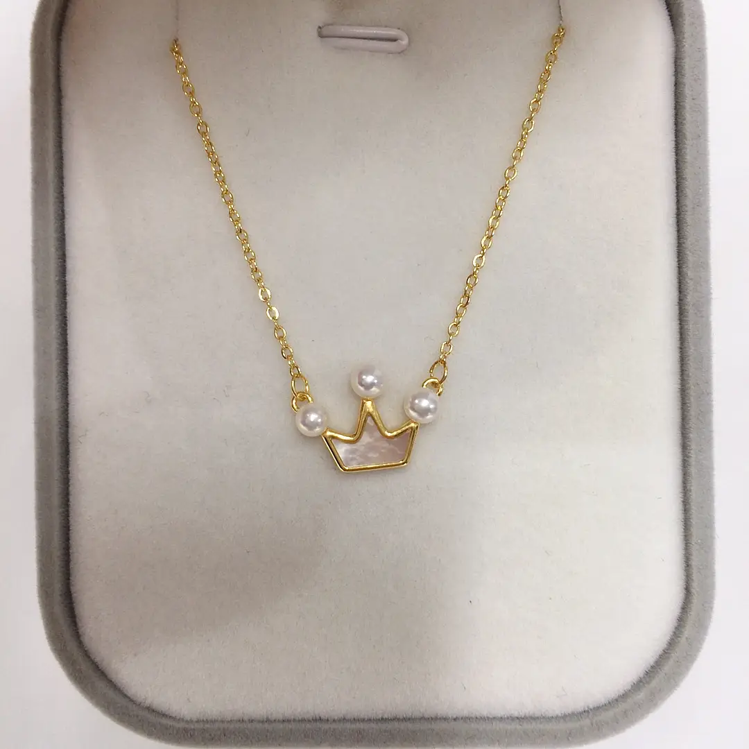 Natural Freshwater Pearl Pendant with Multi-Bead Crown Necklace — feature 5