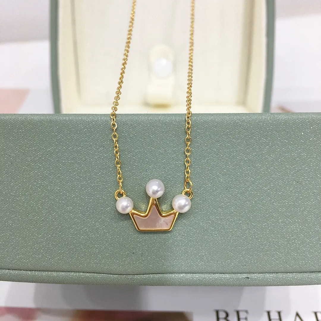 Natural Freshwater Pearl Pendant with Multi-Bead Crown Necklace — feature 6