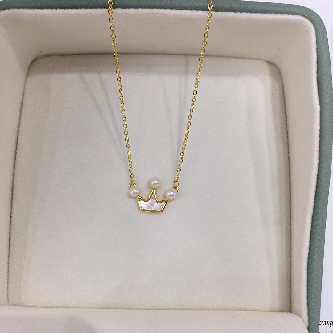 Natural Freshwater Pearl Pendant with Multi-Bead Crown Necklace — feature 8