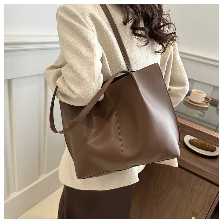 Vintage Black Leather Shoulder Bag 2024 Spring New — feature 10