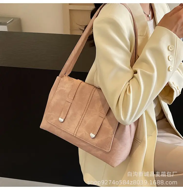Women's Large Capacity Shoulder Bag Brown New Style — feature 17