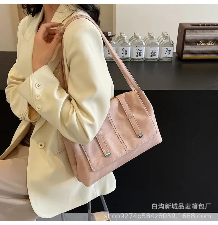Women's Large Capacity Shoulder Bag Brown New Style — feature 18