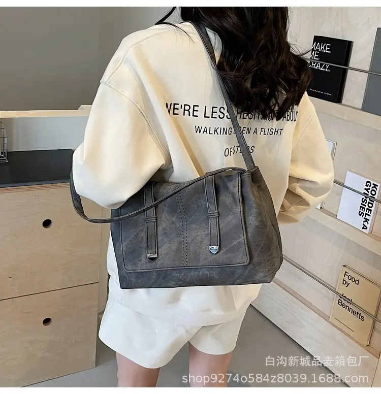 Women's Large Capacity Shoulder Bag Brown New Style — feature 19