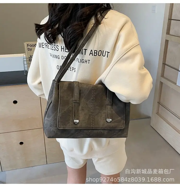 Women's Large Capacity Shoulder Bag Brown New Style — feature 20