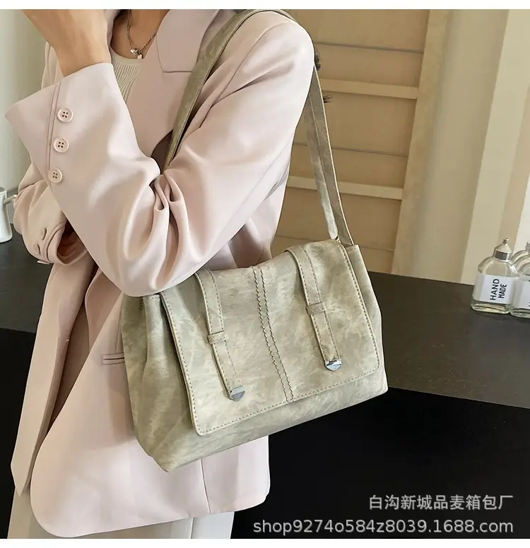 Women's Large Capacity Shoulder Bag Brown New Style — feature 22