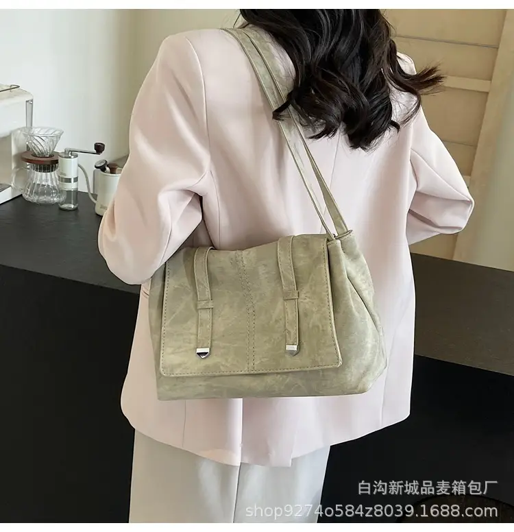 Women's Large Capacity Shoulder Bag Brown New Style — feature 23