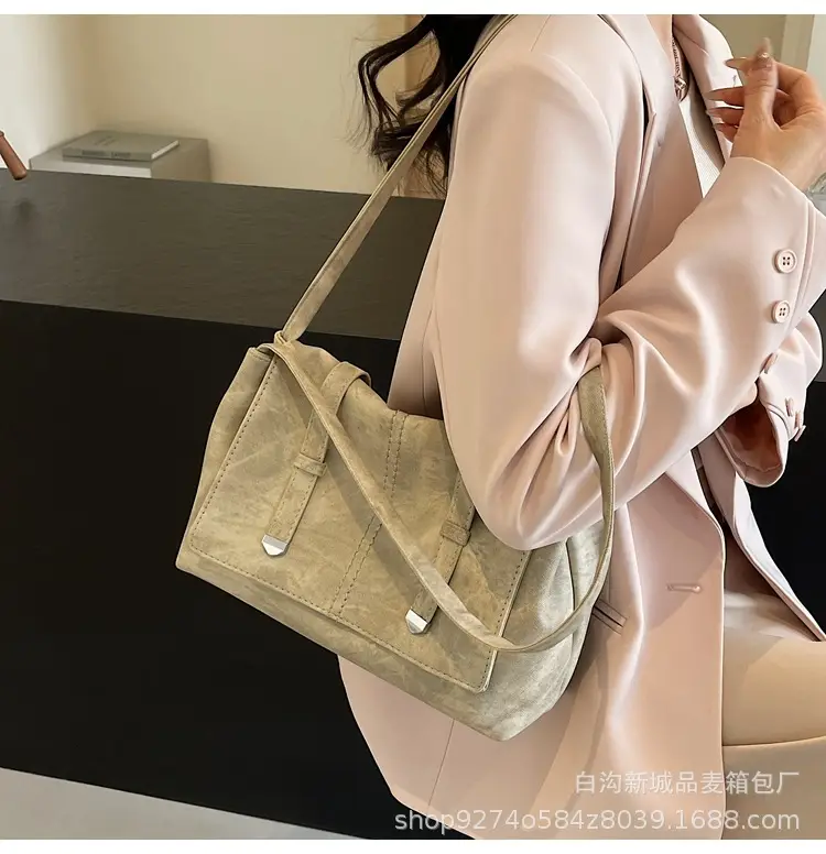 Women's Large Capacity Shoulder Bag Brown New Style — feature 25