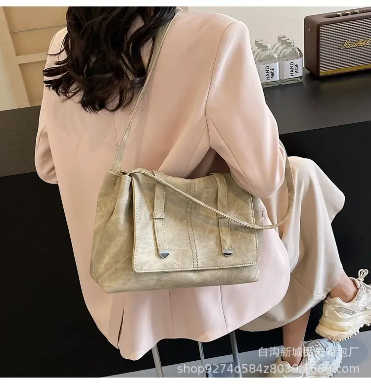 Women's Large Capacity Shoulder Bag Brown New Style — feature 26