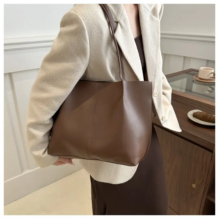 Black Casual Tote Bag for Women 2024 — feature 8