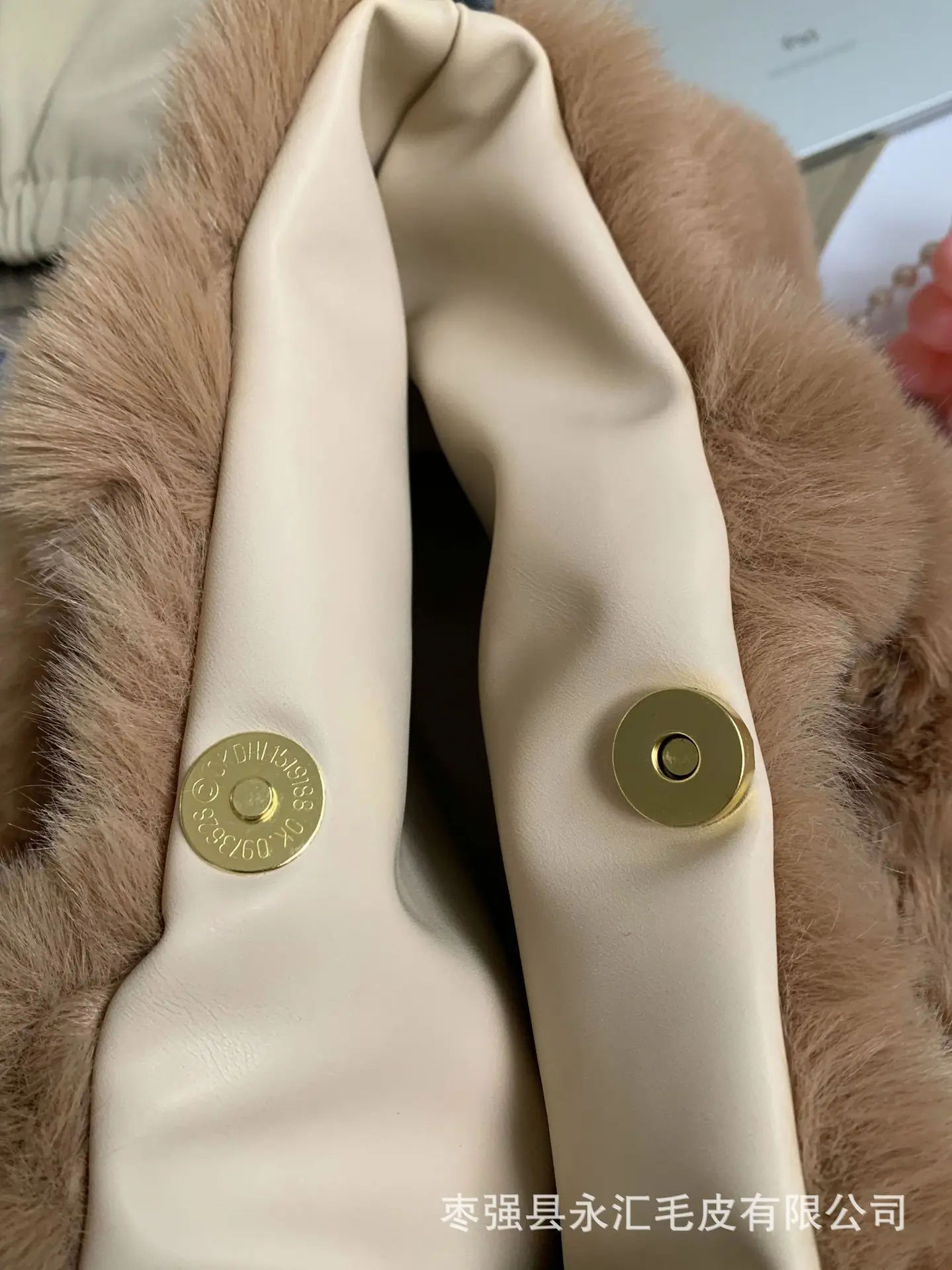 Pink Faux Fur Shoulder Bag for Women Autumn Winter 2024 â feature 15