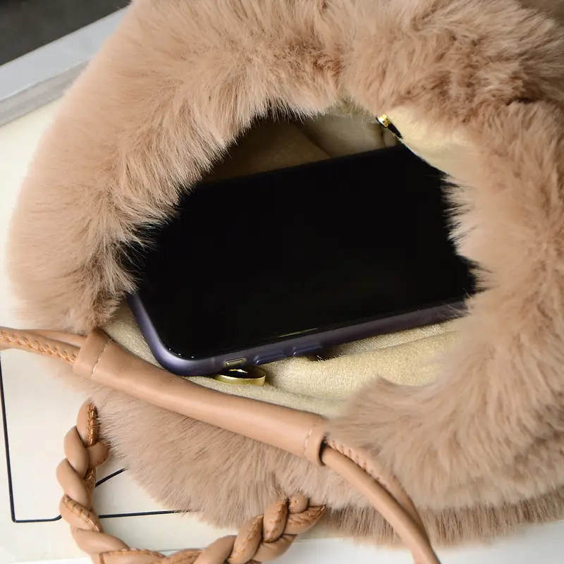 Pink Faux Fur Shoulder Bag for Women Autumn Winter 2024 â feature 16