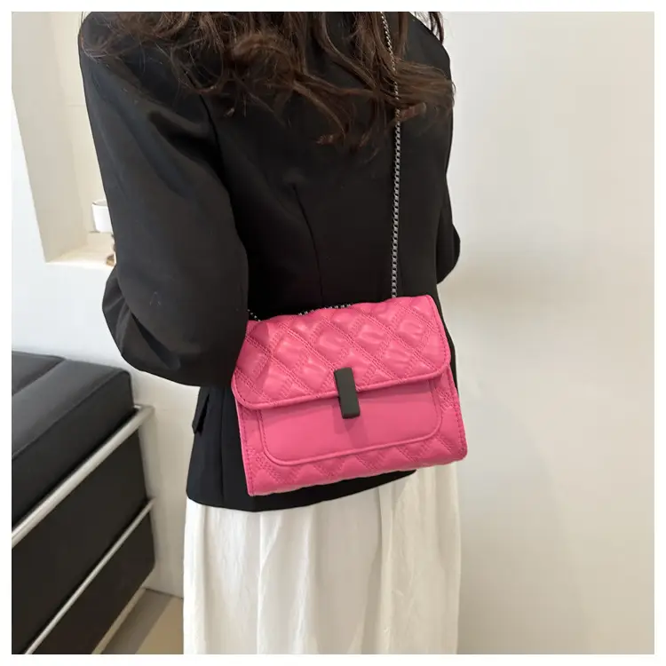White Rhombic Chain Lock Shoulder Bag for Women