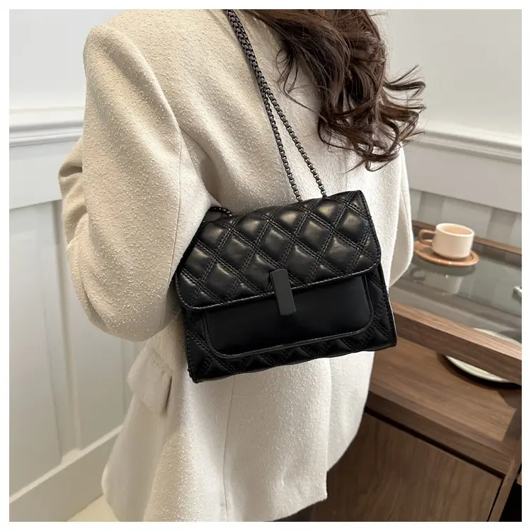 White Rhombic Chain Lock Shoulder Bag for Women — feature 10