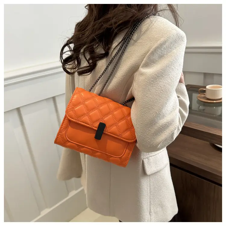 White Rhombic Chain Lock Shoulder Bag for Women — feature 13