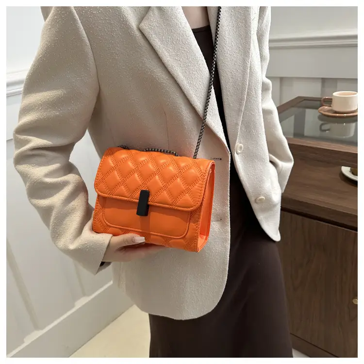 White Rhombic Chain Lock Shoulder Bag for Women — feature 16