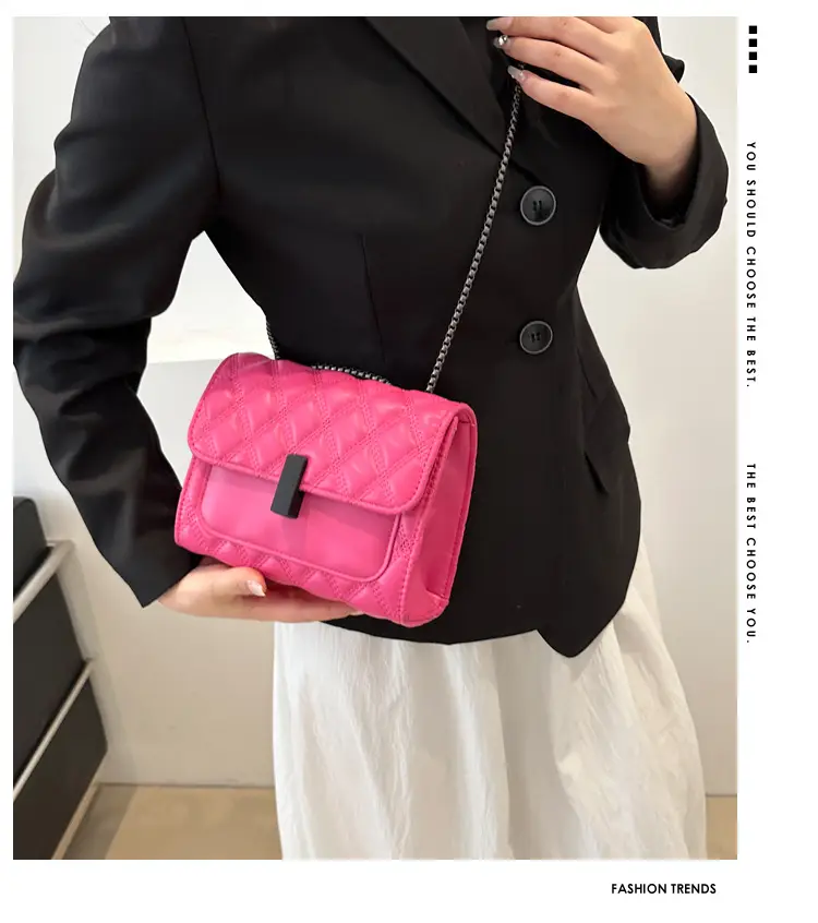 White Rhombic Chain Lock Shoulder Bag for Women — feature 2
