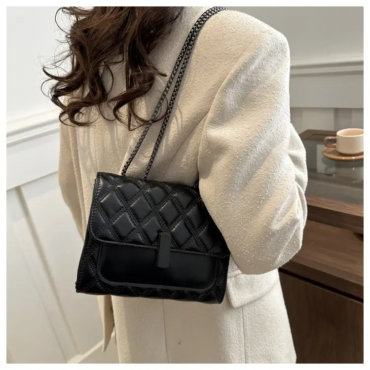 White Rhombic Chain Lock Shoulder Bag for Women — feature 9