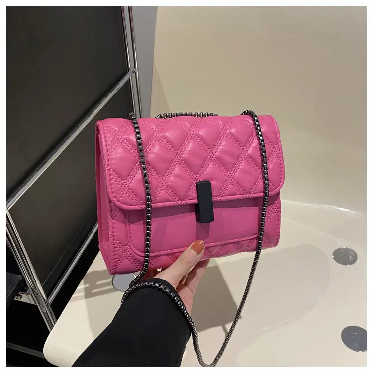 White Rhombic Chain Lock Shoulder Bag for Women