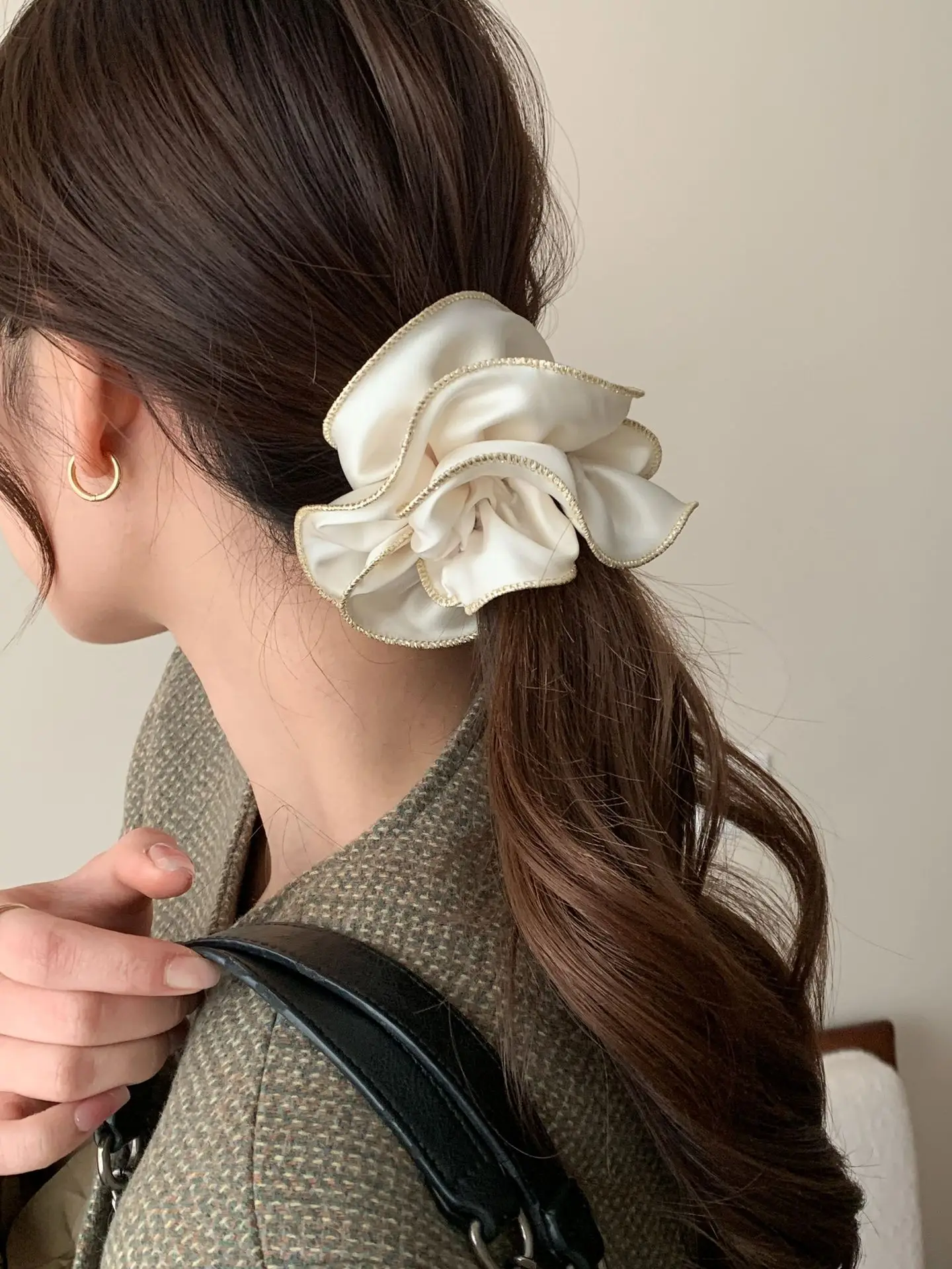 Elegant Satin Hair Ring for Women — feature 4