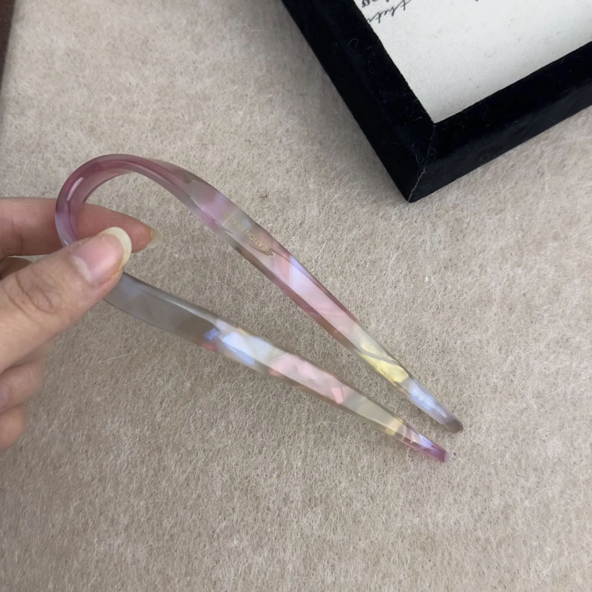 U-shaped Hairpin for Daily Commuters 2024 — feature 6