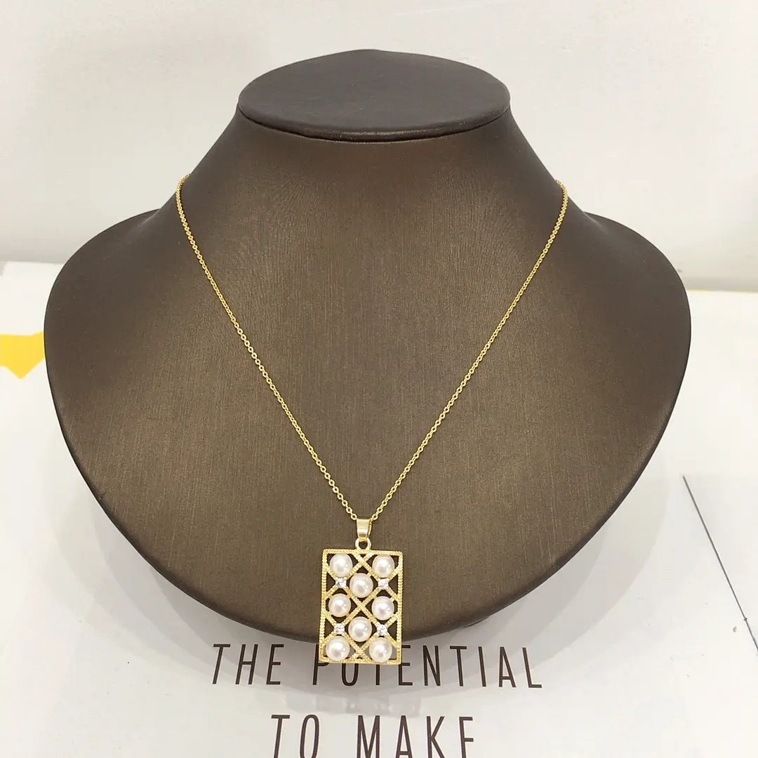 Zhuji Pearl Pendant Necklace with Square Design