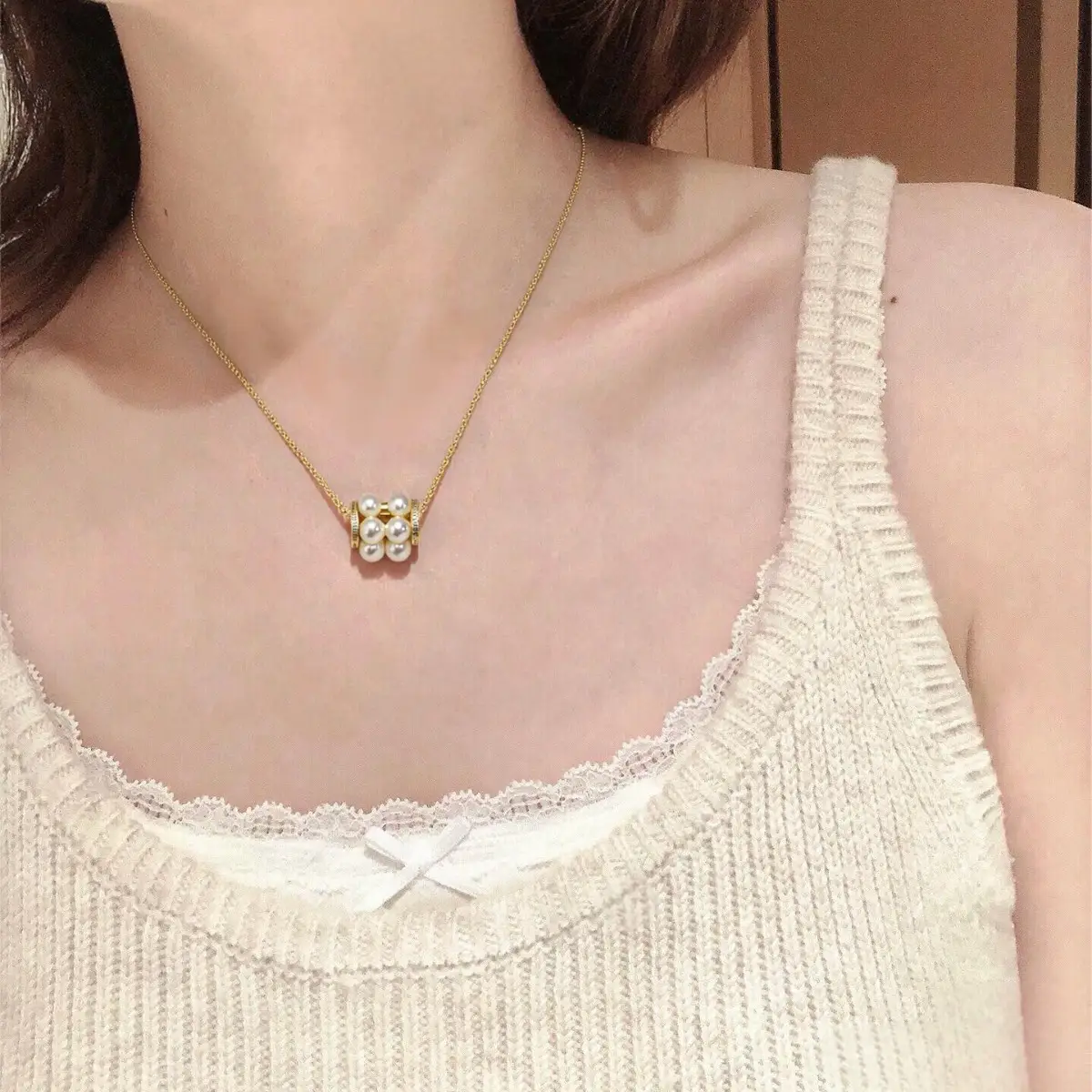 Luxury Pearl Pendant with Multi-Bead Design Gold Chain - Image 5