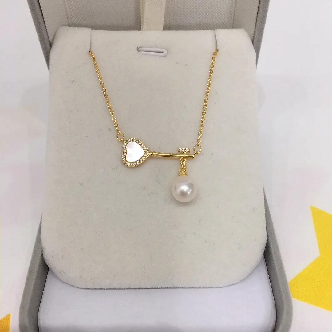Gold Pearl Pendant Necklace Set for Women Valentine's Day Gift — feature 2