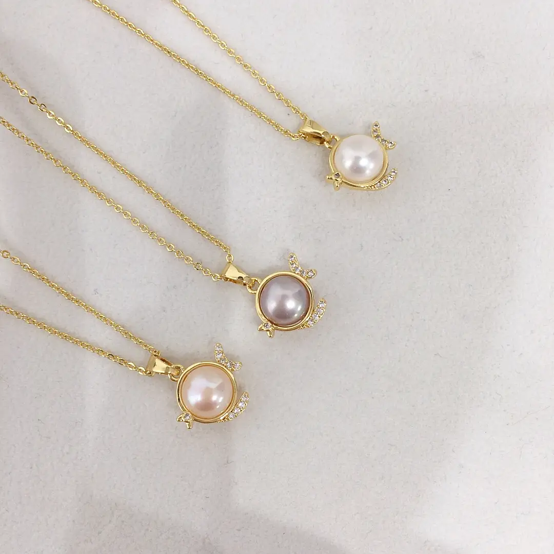 Zhuji Shanxiahu Pearl Pendant Necklace White Gold Fish Design — feature 3