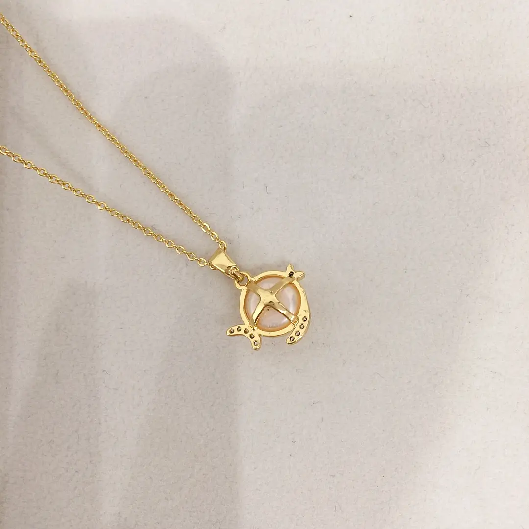 Zhuji Shanxiahu Pearl Pendant Necklace White Gold Fish Design — feature 6
