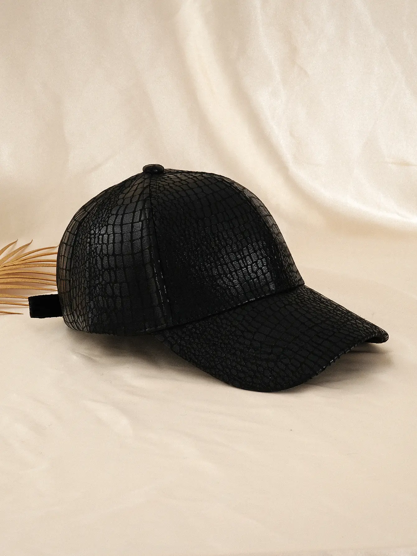 Men's Gold Mesh Cap with Eaves — feature 4