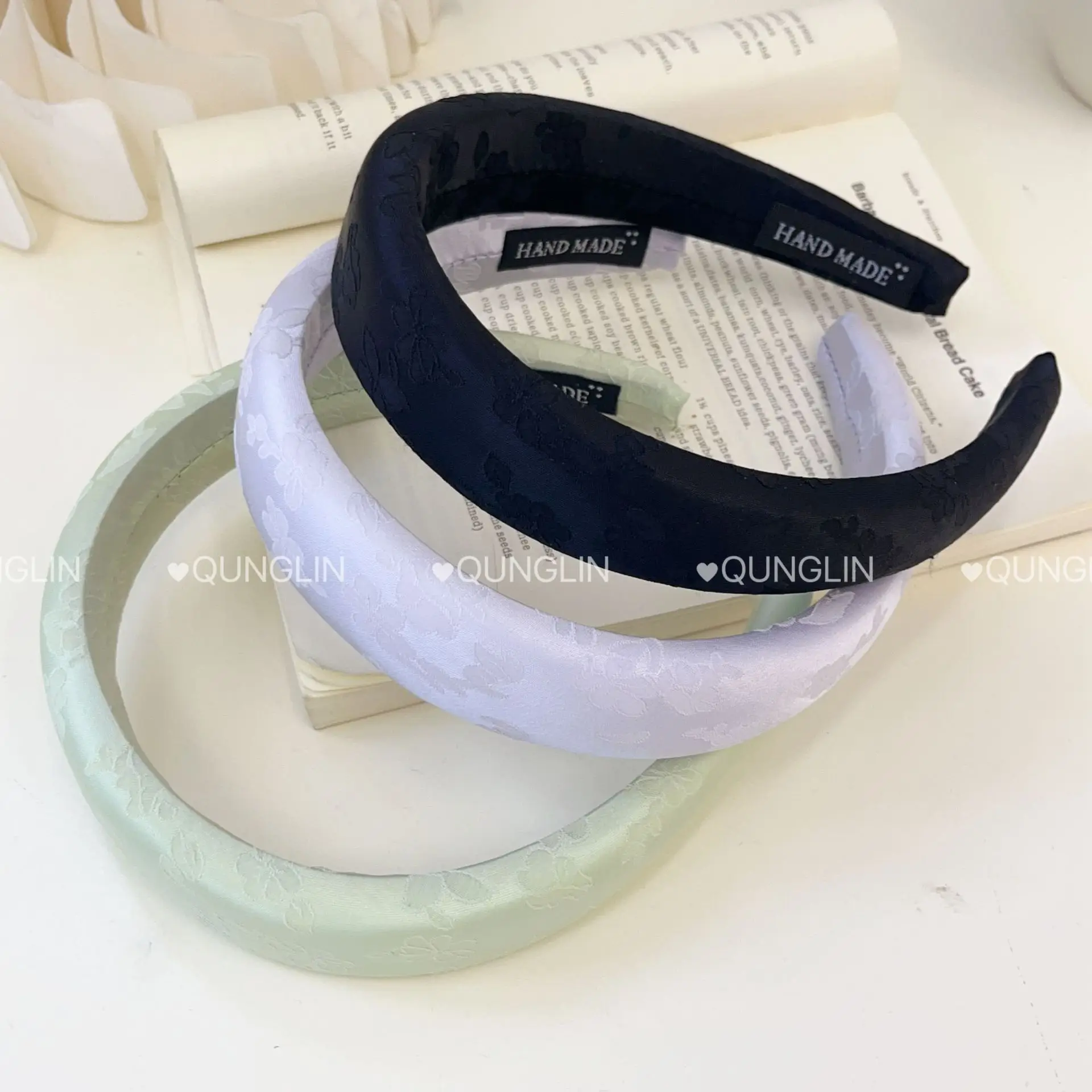 New Chinese Jacquard Dark Pattern Headband for Women — feature 4