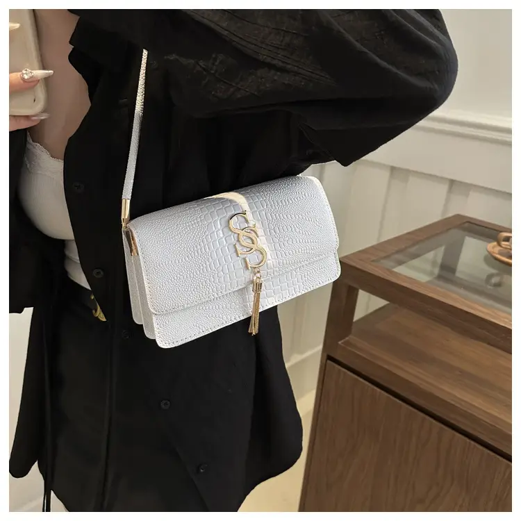 Green Croc Texture Shoulder Bag for Women 2024 — feature 12