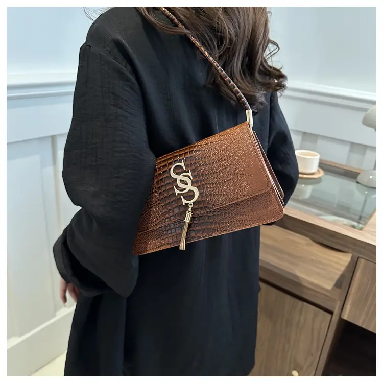 Green Croc Texture Shoulder Bag for Women 2024 — feature 14