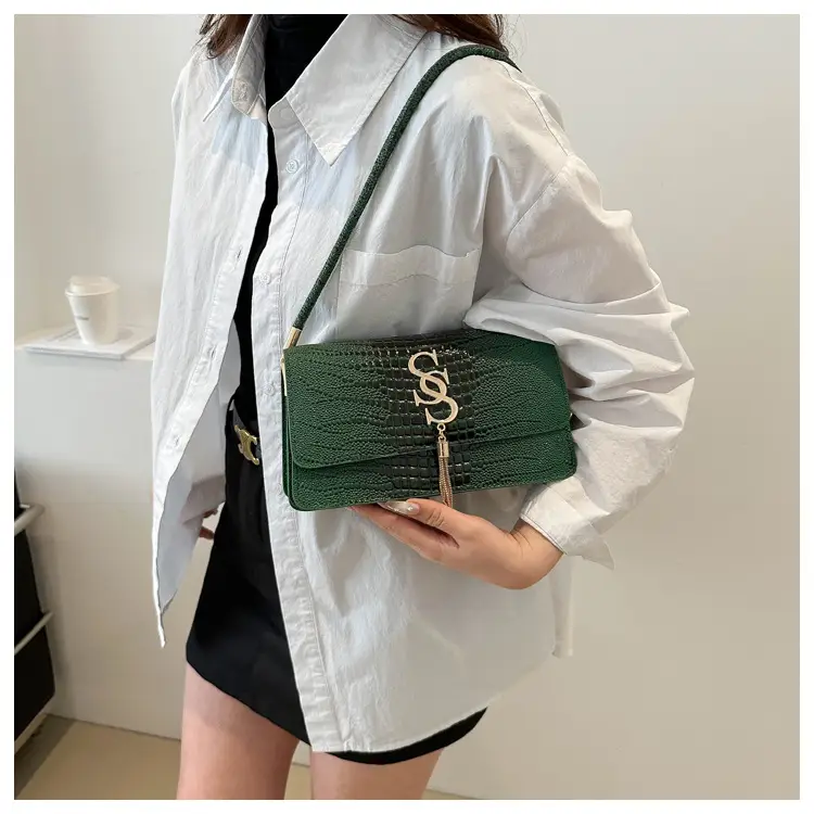 Green Croc Texture Shoulder Bag for Women 2024 — feature 16