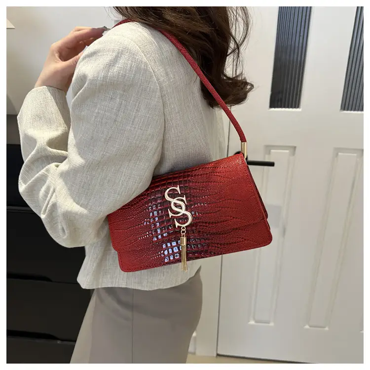 Green Croc Texture Shoulder Bag for Women 2024 — feature 21