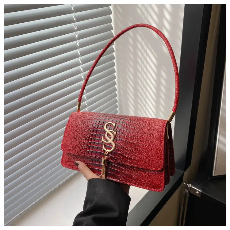 Green Croc Texture Shoulder Bag for Women 2024 — feature 27