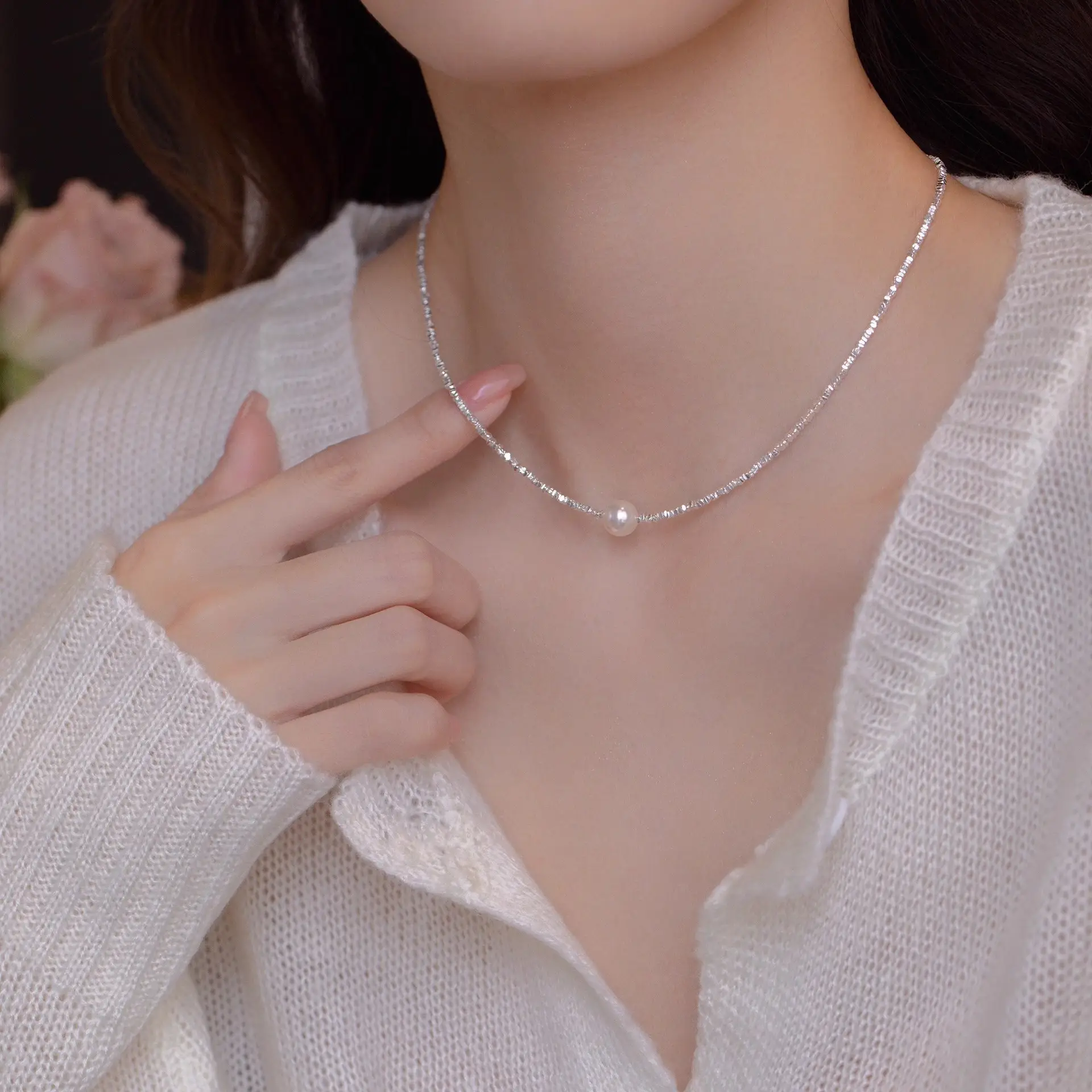 Silver Pearl Necklace for Women Light Luxury 2025 — feature 5