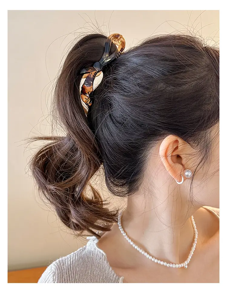 Wooden Bow Ponytail Buckle for Women — feature 4