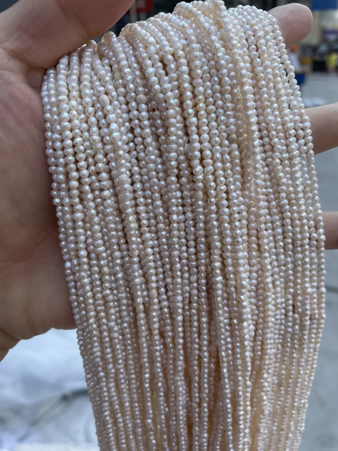 White Pearl Beaded Necklace for Women — feature 8