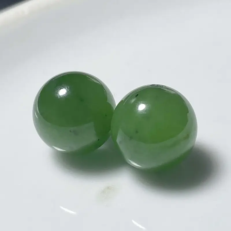 Natural Green Jade Round Beads Bracelet - Image 3