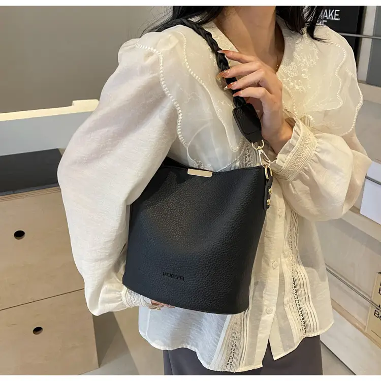 Large Capacity All-match Bucket Bag Women's Fashionable - Image 9