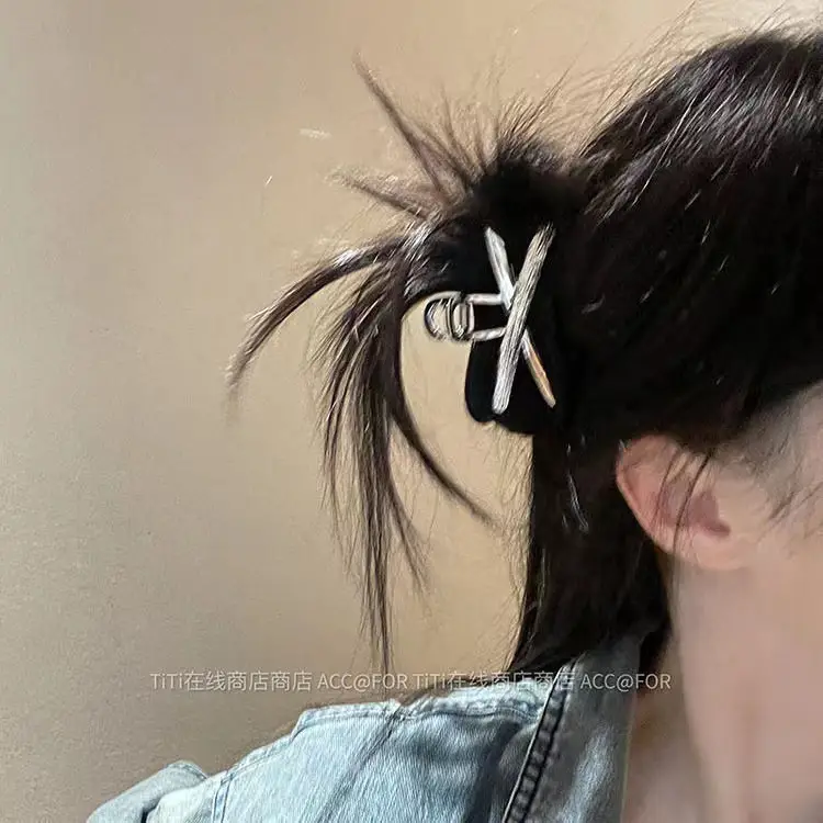 2025 Metal Hair Clip Cross Back Elegant Hair Accessory - Image 4