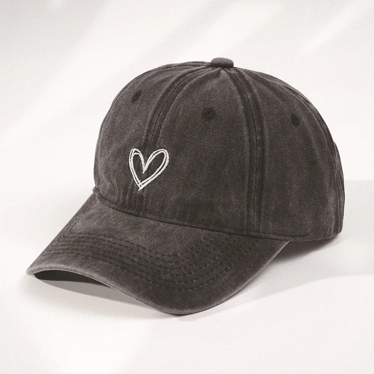 Men Women European American Baseball Cap with Heart Embroidery - Image 2