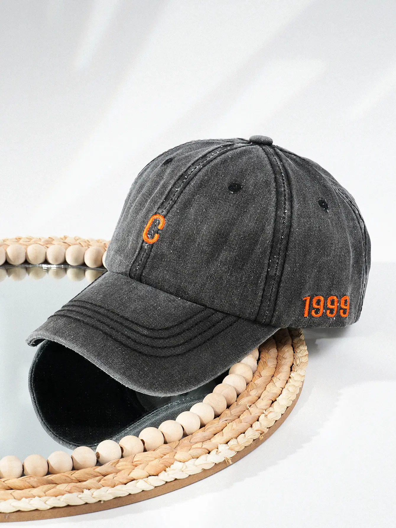 Men Women European American Baseball Cap with Heart Embroidery — feature 1