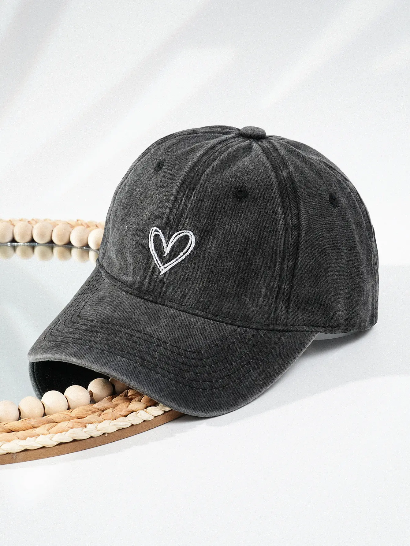 Men Women European American Baseball Cap with Heart Embroidery — feature 5