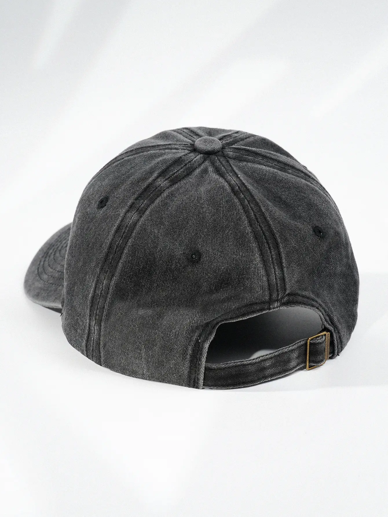 Men Women European American Baseball Cap with Heart Embroidery — feature 8