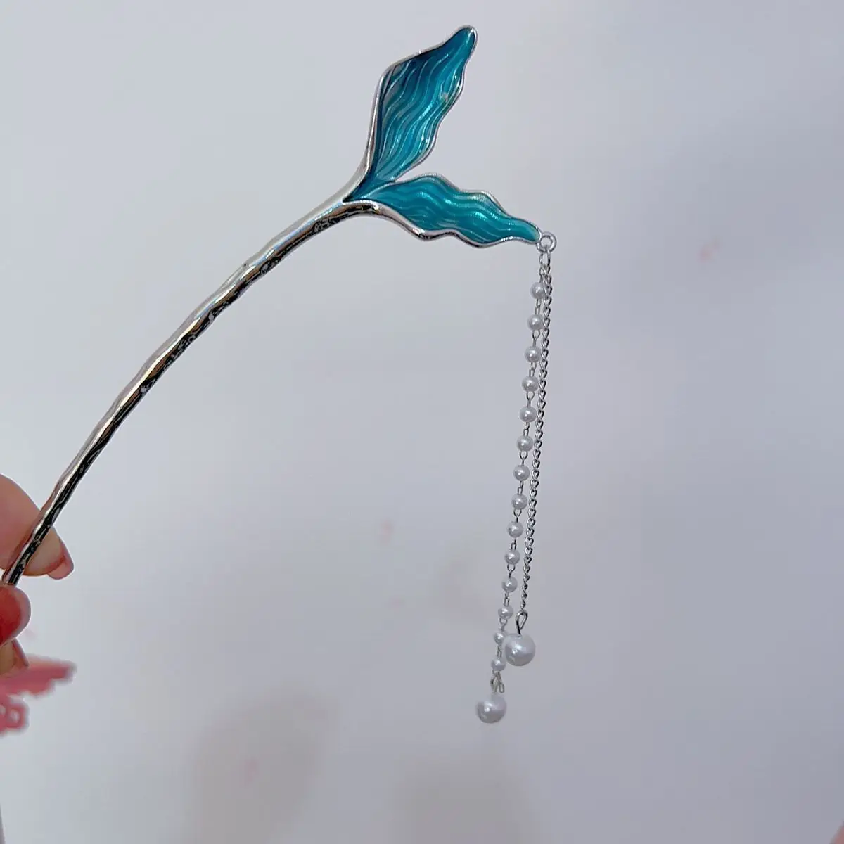 Chinese-style Blue Fish Tail Hairpin with Pearl Drop — feature 7
